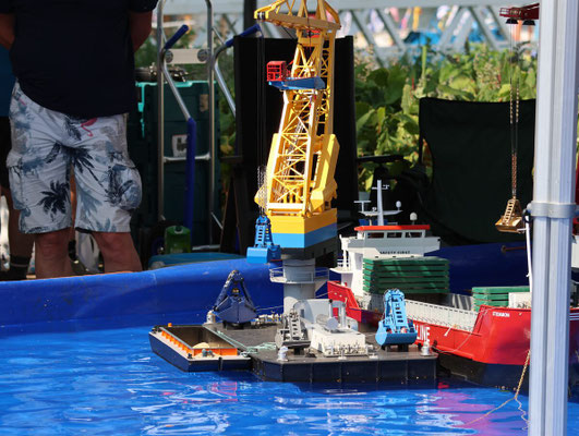 Modelbouw Groep Devel op Havendagen Maasbracht: Fotoserie Binnevaartspotter.nl Foto 9