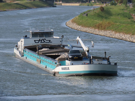 Motorvrachtschip Marelie Julianakanaal in de afvaart