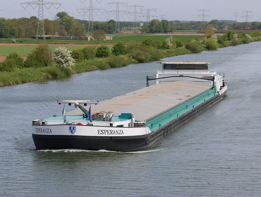 Motorvrachtschip Esperanza gespot vanaf Brug Roosteren.