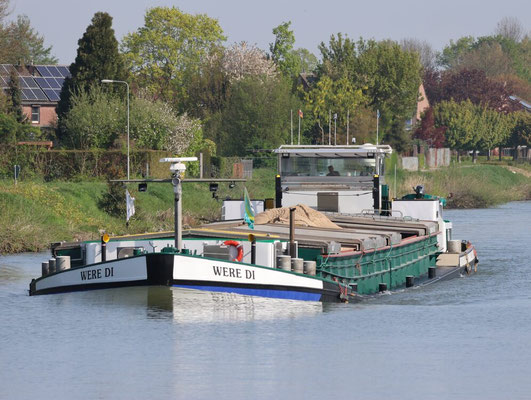 Motorvrachtschip Were Di met Europanummer 6001770 bij Urmond