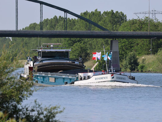 Residence Motorvrachtschip ENI 02311479 Het motorvrachtschip Residence heeft een lengte van 70 m, een breedte van 7,27 m en een laadvermogen van 1.007 ton. 