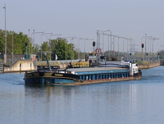 Motorvrachtschip Nassau (ENI 02321716)