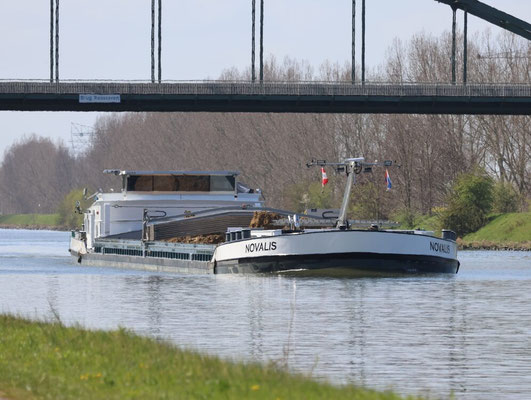 Motorvrachtschip  Novalis ENI 02326861 Brug Roosteren
