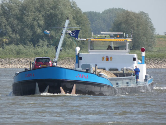 Motorbeunschip Janna (ENI 2103893) Geladen