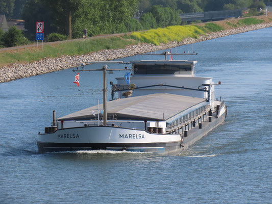 Motorvrachtschip  Marelsa ENI 02317801 Boven Born foto 2