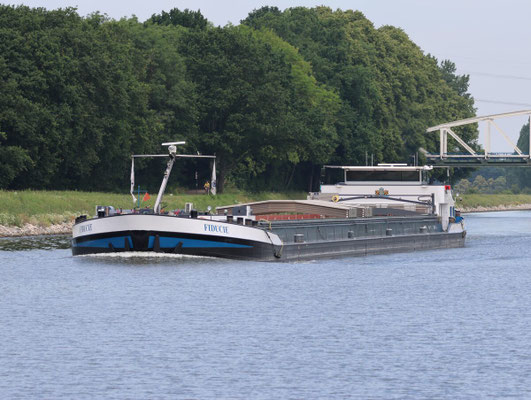ENI 02316484 Het mvs Fiducie op het Julianakanaal geladen
