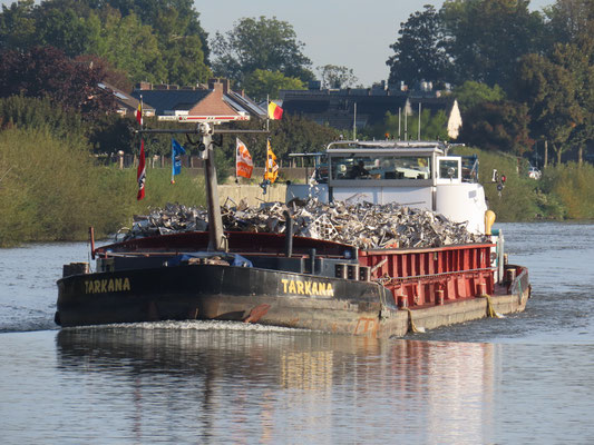 Motorvrachtschip Tarkana (ENI 06003569), gebouwd in 1959 als Ruhr 32, varend onder Belgische vlag op de binnenwateren.