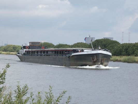 Motorvrachtschip Mira Vita (ENI 02319740) Julianakanaal