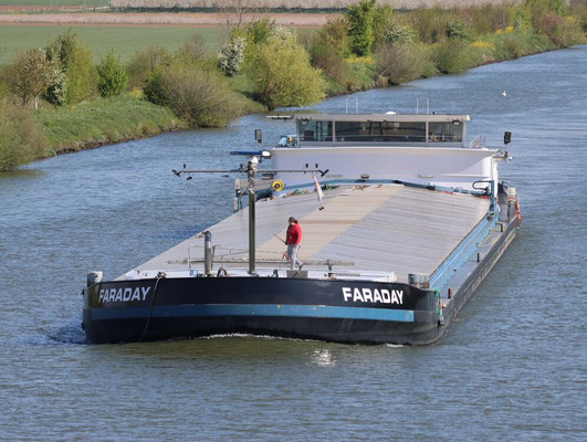 Motorvrachtschip Faraday (ENI 02325748), bouwjaar 2002, 110 x 11,45 m, 2.804 ton, ex-Threant. Varend onder Belgische vlag 