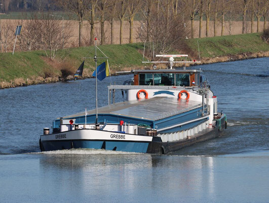 motorvrachtschip Grebbe (ENI 02103609) met zichtbaar ENI-nummer, afmetingen 55 × 7,20 m en laadvermogen 671 ton, gefotografeerd op 5 maart 2026.