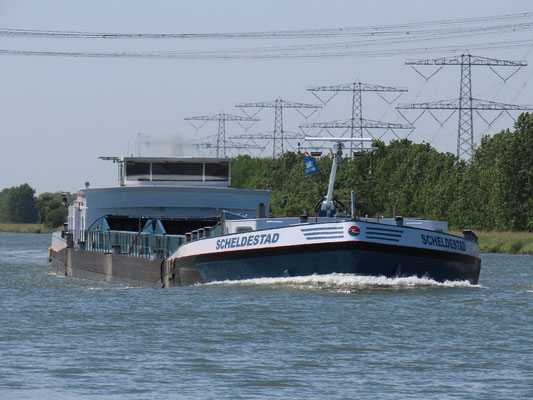Motorbeunschip Scheldestad met ENI-nummer 06002614 Julianakanaal