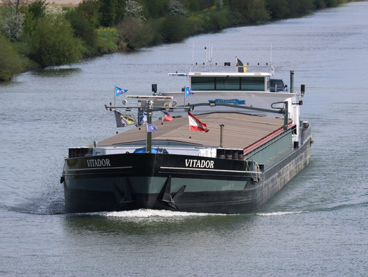 Motorvrachtschip Vitador ENI 06003533 Juliankanaal