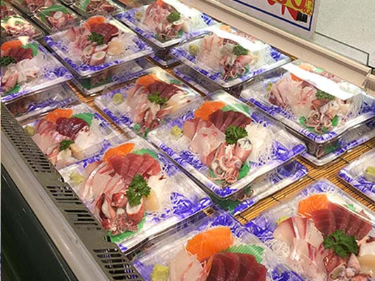 魚健 鮮魚部 店内