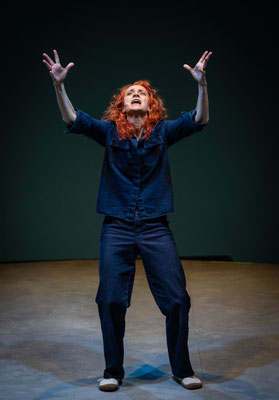 Bondi Beach, Rolle: Fiffy, Regie: Moritz Peters. Oldenburgisches Staatstheater 2025, Foto: Stephan Walzl