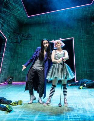 Shockheaded Peter, Rolle: Theaterdirektorin, Regie: Milena Paulovics. Oldenburgisches Staatstheater 2026, Foto: Stephan Walzl
