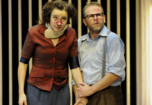 Offene Zweierbeziehung, Rolle: Antonia, Regie: Tobias Materna, Ausstattung: Till Kuhnert, Staatstheater Wiesbaden 2010, Foto: Martin Kaufhold, mit: Wolfgang Böhm