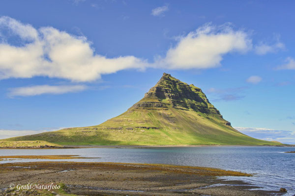 Kirkjufell gilt als Wahrzeichen von Snæfellsnes.