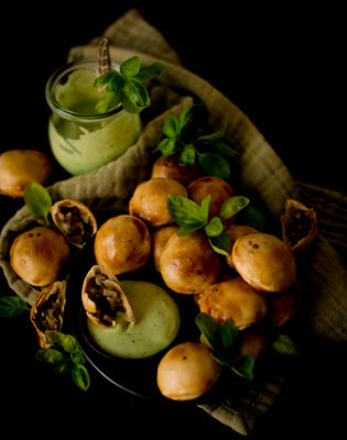 Samosas mit Steinpilz-Pastinaken-Füllung