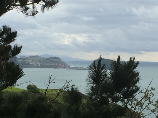 Panorama-Aussicht auf die Bucht von Zarautz