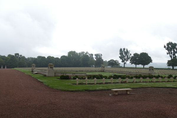 Unser Übernachtungsplatz auf der Lorettohöhe am Rande des größten Militärfriedhofes Frankreichs