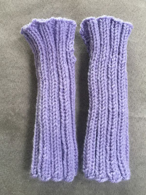 Pulswärmer lang mit Daumenloch (17 cm) - lila 