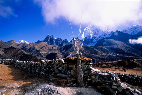 On the way to Gokyo Lake