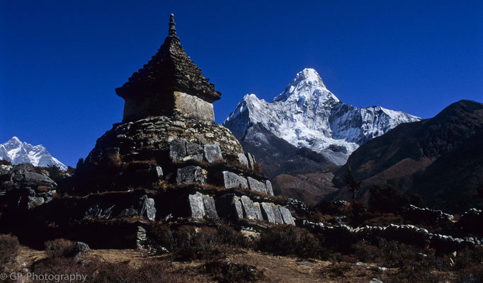 Stupa in front of Ama Dablam