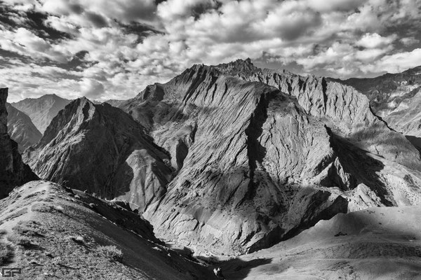 Zanskar - Mountains near Parpi La (3'900m)