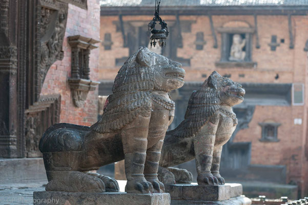 Lions guarding the Indreshwor Temple, Panauti, Nepal, 2013