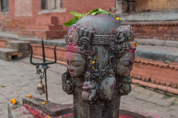 Lingam, Pashupatinath, Nepal, 2013