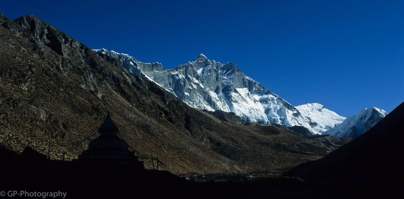 Stupa with Chukung Ri