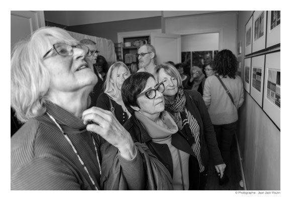 ©JJM-DSCF3051R-Françoise Lehay Brangoleau, Carole Bécam, Brigitte Garcia, devant les photos de Jacques Dolivet.