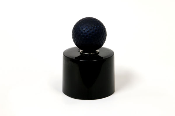 Atlas (2022) diverse plastic and metal parts 6,5 x 6,5 x 9 cm