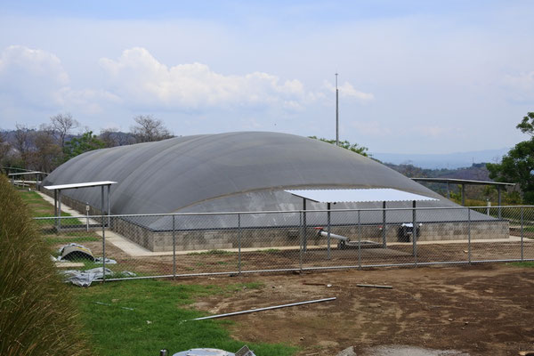 Biodigestor para gallinaza pura -  sistema de nitrificación y denitrificación 