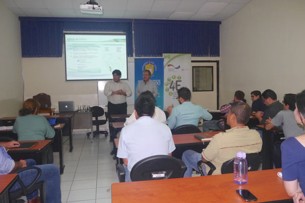 Conferencia sobre biogas y biodigestores Universidad Don Bosco - El Salvador