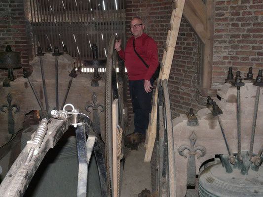 Jan met Hans in de toren bij de klokken