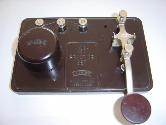 Speed-X key Practice set. Telegraph key and buzzer. Made by E.F.Johnson Co. Waseca,Minn