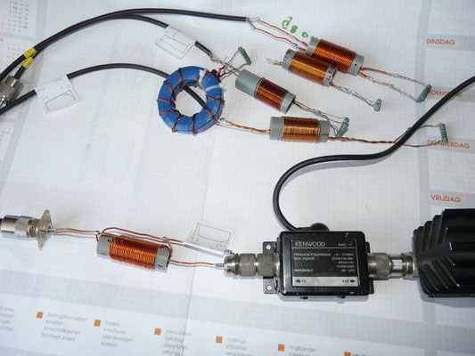 1:1 Voltage air balun. Test with 100 watts.