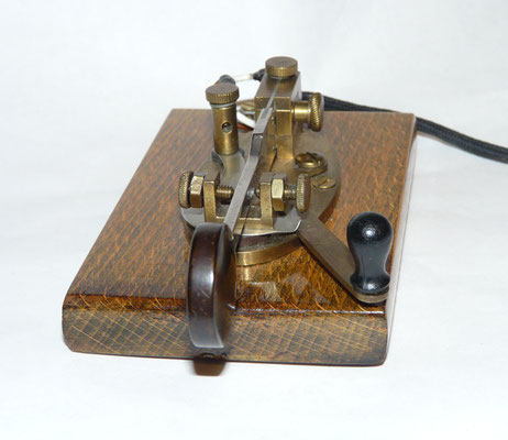 J.H. Bunnell & CO New york U.S.A.  The Double Speed Telegraph Key. DSK. Style W. 1904.  Sideswiper / Cootie key.