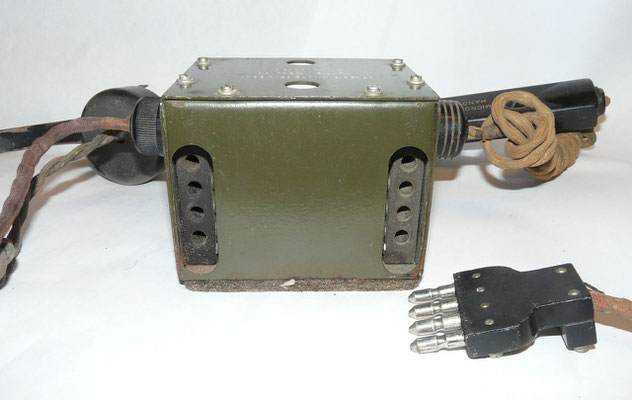 UNIT OPERATOR NO.1, MKII, YA 8414. This unit is not a Key and Plug Assembly. It is part of “Training Set Universal, Wireless No 1”  for voice and operator training.(Bron Louis Meulstee Wireless for the Warrior Compendium 1)