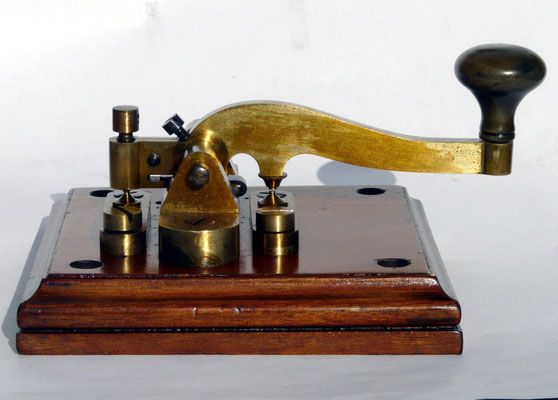 Dutch - Beautiful camelback Telegraph key. Used by the Dutch Rijkstelegraaf PTT and Railway. Gebr. Caminada Den Haag. ~1870