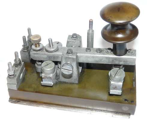 British Morse Telegraph Key .  Admy. Patt. 65485 (Navy) Serial No STR. 62 