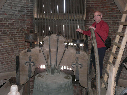 Jan met Hans in de toren bij de klokken