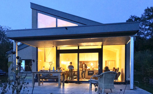 Haus Vidovic: Abendstimmung vor und im TreibholzHaus
