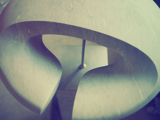 Ufo / Marmor / Andreas Lindgger