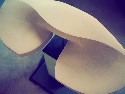 Ufo II / Kalkstein / Andreas Lindgger
