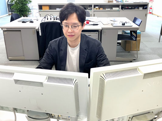 営業企画管理課│商品の案内資料や在庫管理を行います