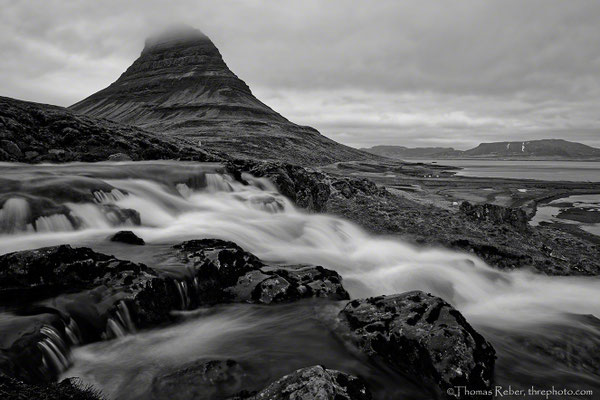Iceland, Snaefellsnes, Kirkjufell mountain and Kirkjufellfoss waterfall