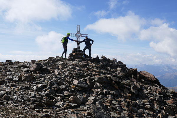 Bergheil am letzten Gipfel, der Remsspitze