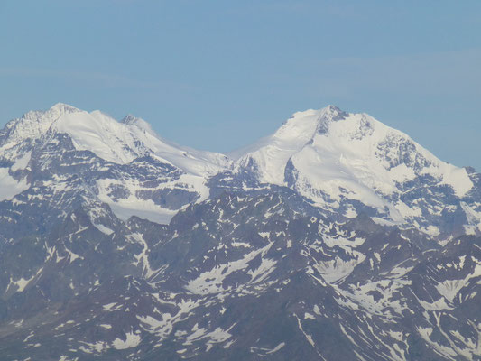 rechts der Biancograt vom Bernina, links der Palü